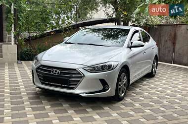 Седан Hyundai Elantra 2018 в Киеве