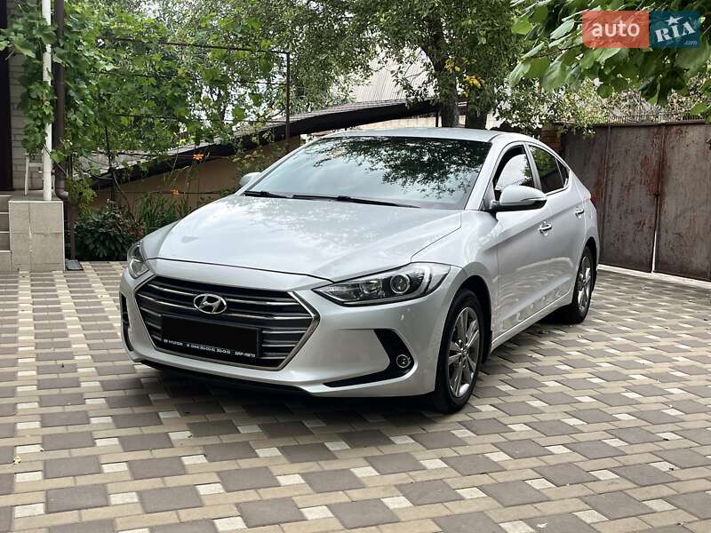 Hyundai Elantra 2018