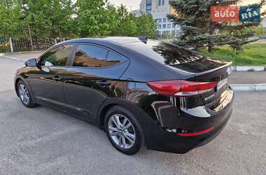 Седан Hyundai Elantra 2017 в 