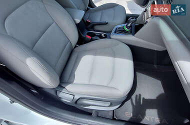 Седан Hyundai Elantra 2017 в 