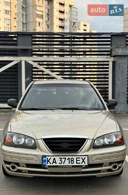 Седан Hyundai Elantra 2003 в Києві