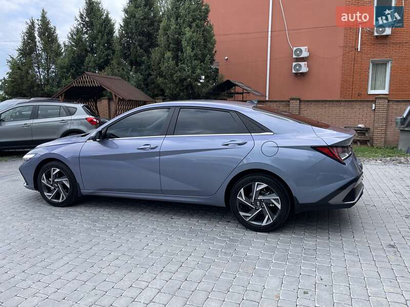 Седан Hyundai Elantra 2024 в Виннице