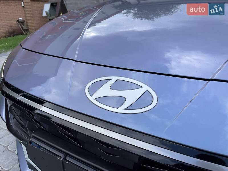 Седан Hyundai Elantra 2024 в Виннице