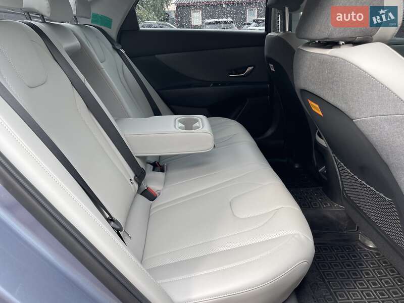 Седан Hyundai Elantra 2024 в Виннице