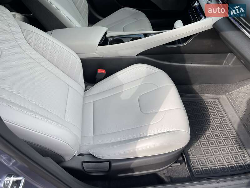 Седан Hyundai Elantra 2024 в Виннице