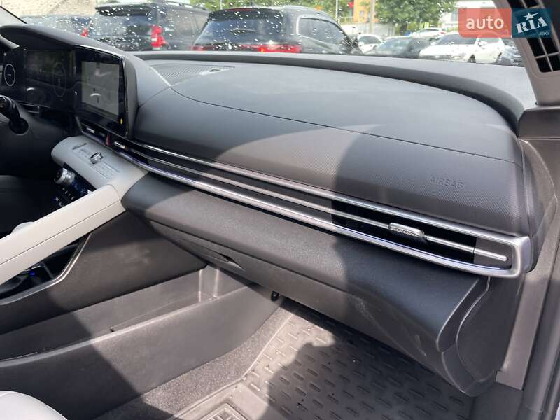 Седан Hyundai Elantra 2024 в Виннице