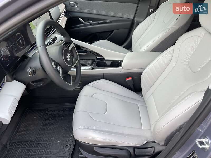 Седан Hyundai Elantra 2024 в Виннице