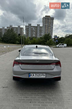 Седан Hyundai Elantra 2020 в 