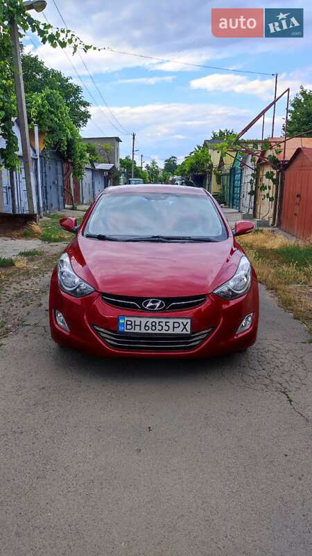 Hyundai Elantra 2013
