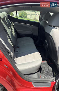 Седан Hyundai Elantra 2016 в 