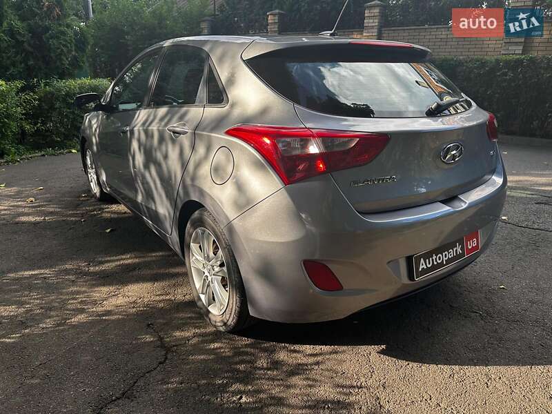 Хэтчбек Hyundai Elantra 2014 в Киеве