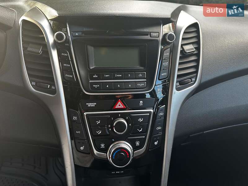 Хэтчбек Hyundai Elantra 2014 в Киеве