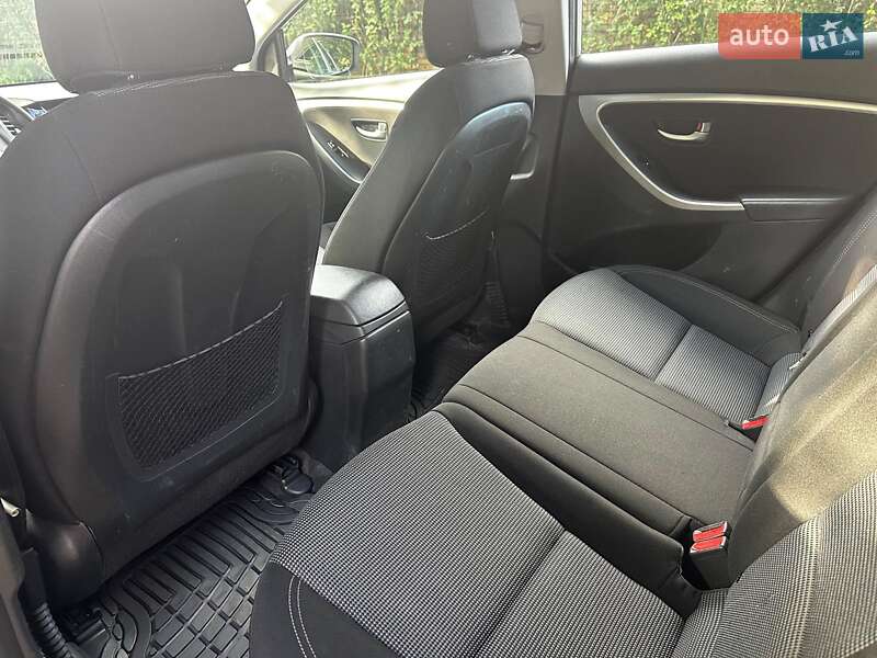 Хэтчбек Hyundai Elantra 2014 в Киеве