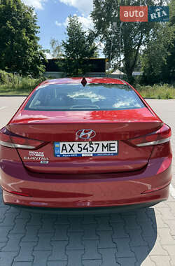 Седан Hyundai Elantra 2017 в 