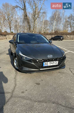 Седан Hyundai Elantra 2023 в Днепре