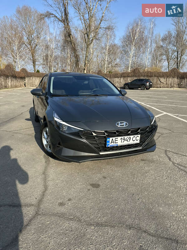 Hyundai Elantra 2023