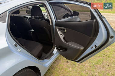 Седан Hyundai Elantra 2013 в 