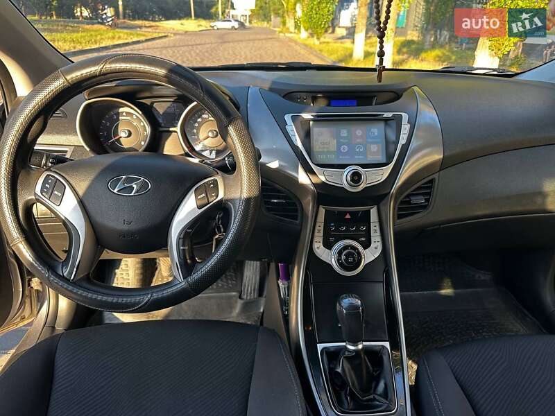 Седан Hyundai Elantra 2012 в Кропивницком