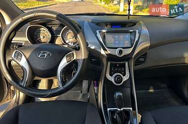 Седан Hyundai Elantra 2012 в 