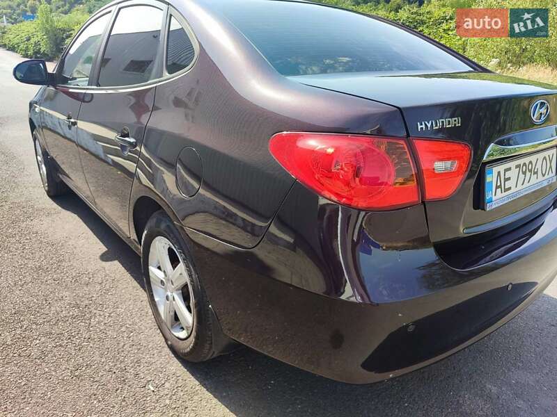 Седан Hyundai Elantra 2007 в Мукачевому