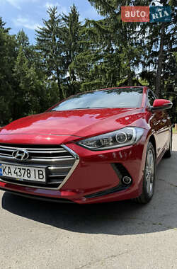 Седан Hyundai Elantra 2016 в Киеве