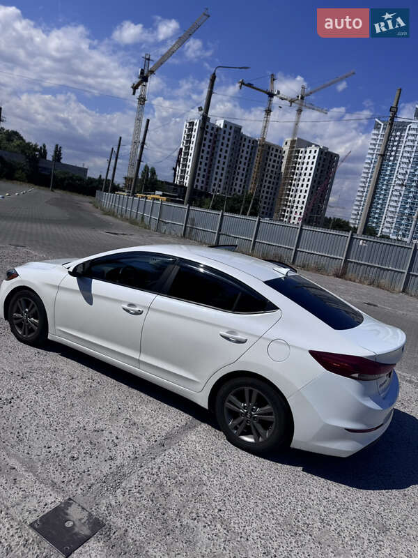 Седан Hyundai Elantra 2016 в Одесі