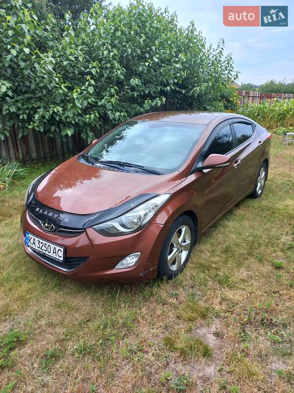 Hyundai Elantra 2013