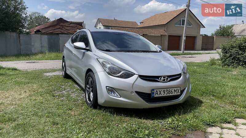 Hyundai Elantra 2012