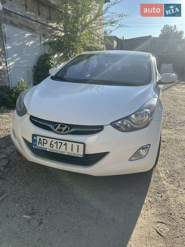 Hyundai Elantra 2012