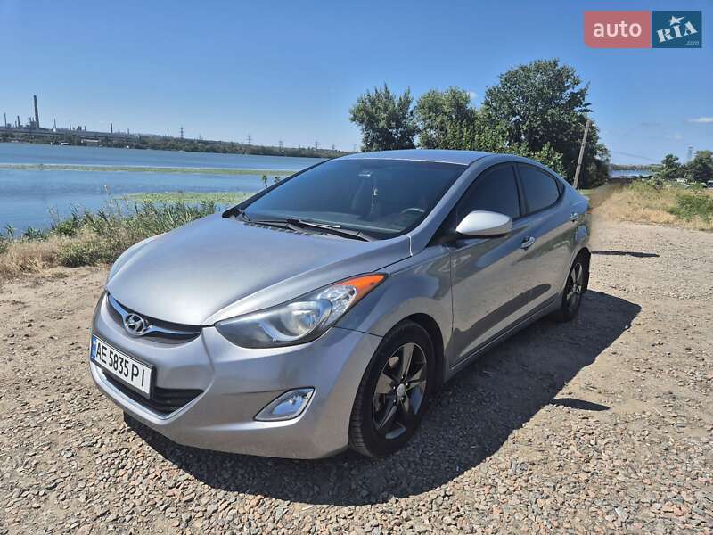 Седан Hyundai Elantra 2013 в Днепре