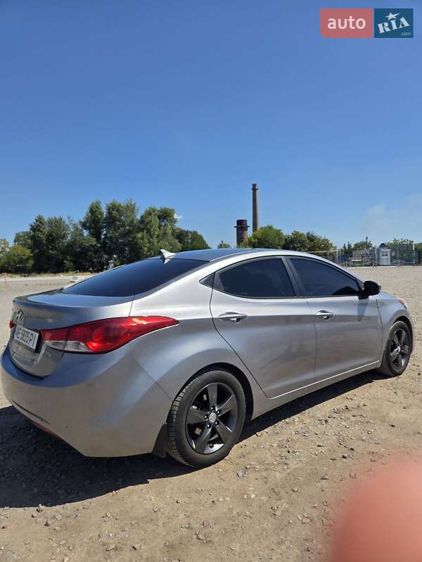 Седан Hyundai Elantra 2013 в Днепре