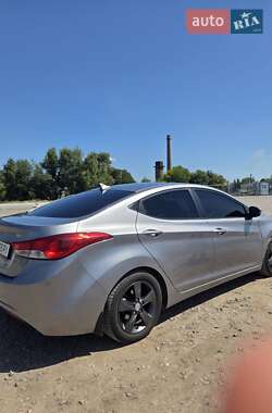 Седан Hyundai Elantra 2013 в 