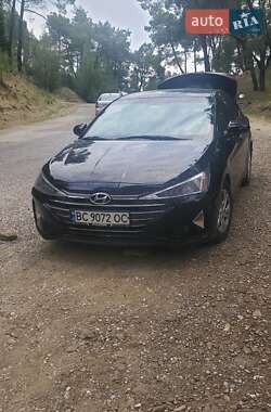 Седан Hyundai Elantra 2019 в Херсоне