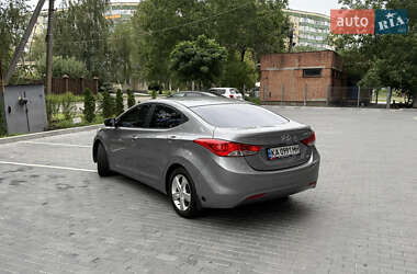 Седан Hyundai Elantra 2012 в 
