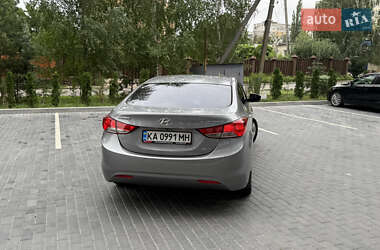 Седан Hyundai Elantra 2012 в 