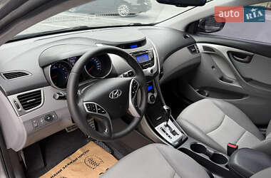 Седан Hyundai Elantra 2012 в 