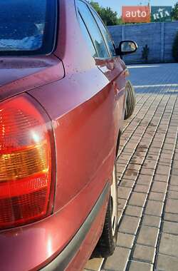 Седан Hyundai Elantra 2002 в 