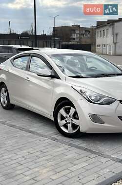 Седан Hyundai Elantra 2012 в Ужгороде