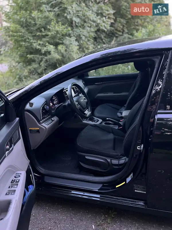 Hyundai Elantra 2016 VIN 5NPD84LF3HH031582 фото оголошення 19 з 78