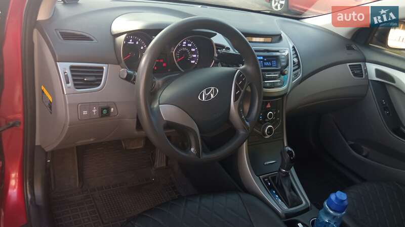 Седан Hyundai Elantra 2015 в Києві