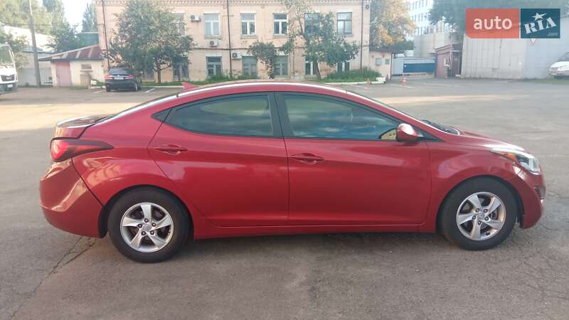 Седан Hyundai Elantra 2015 в Києві