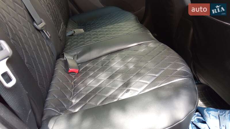 Седан Hyundai Elantra 2015 в Києві