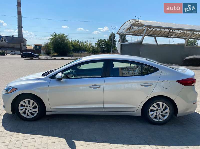 Седан Hyundai Elantra 2016 в Днепре
