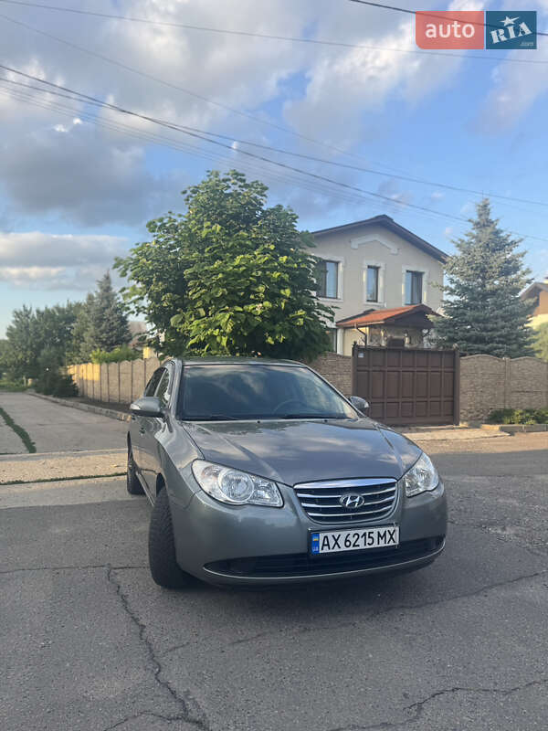 Седан Hyundai Elantra 2010 в Харькове