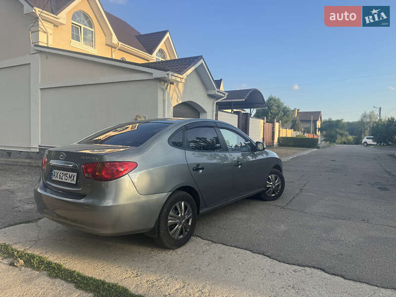 Седан Hyundai Elantra 2010 в Харькове