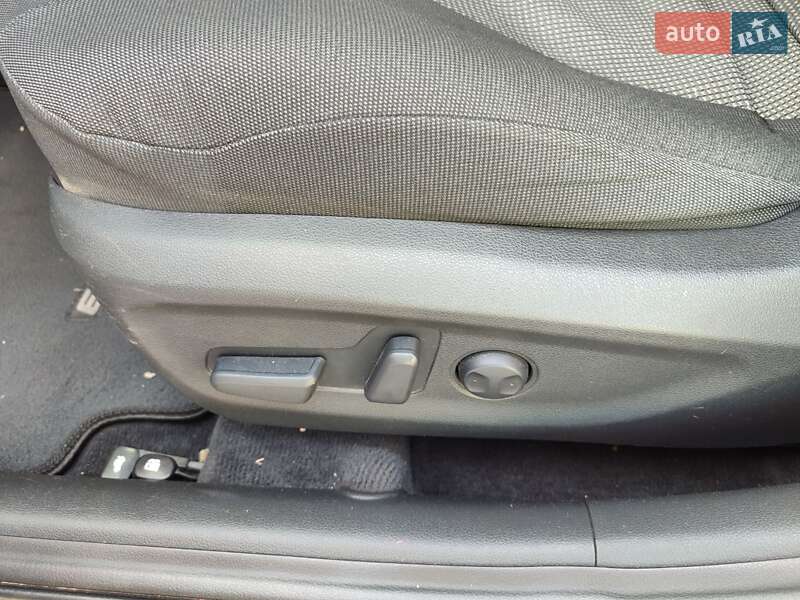 Седан Hyundai Elantra 2016 в Запорожье