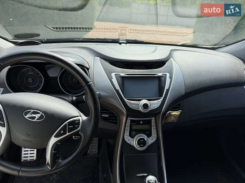 Седан Hyundai Elantra 2011 в Житомире