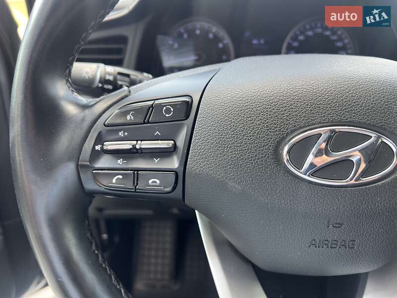 Седан Hyundai Elantra 2019 в Киеве