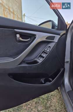Седан Hyundai Elantra 2013 в 