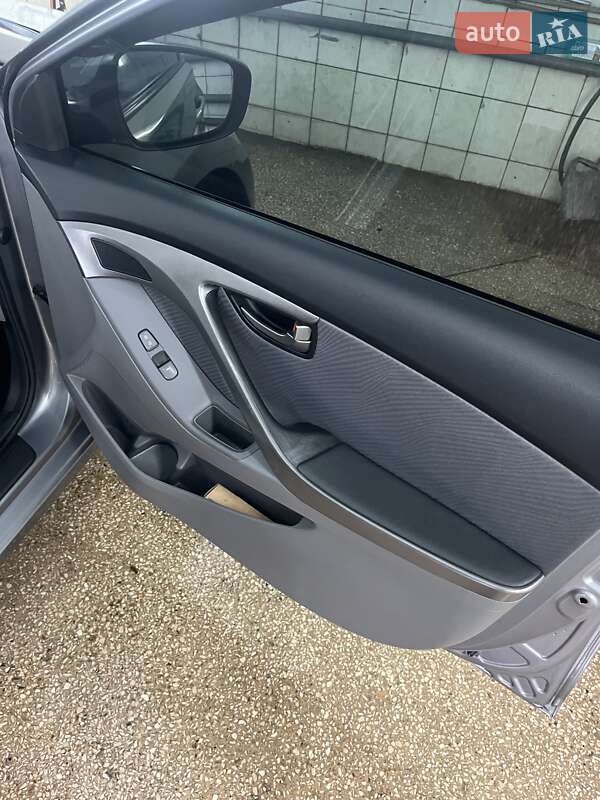 Седан Hyundai Elantra 2013 в Харькове